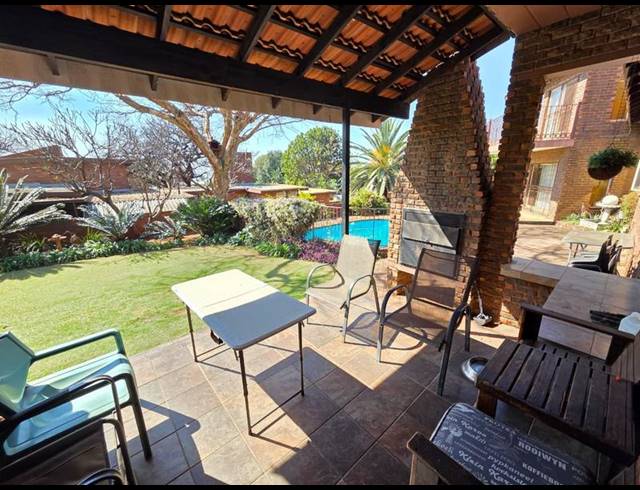5 BEDROOM HOUSE FOR SALE IN MAGALIESKRUIN